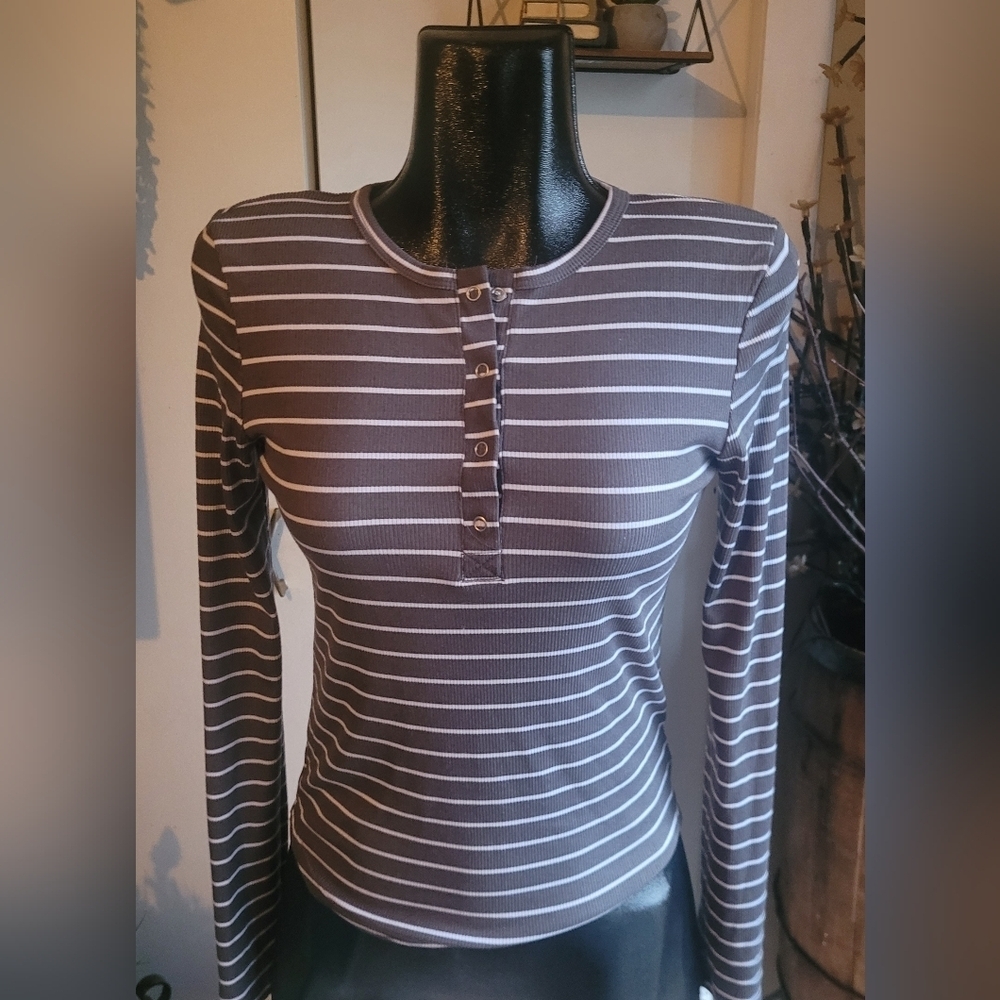 Rebel Sugar Grey and White Striped Long Sleeve Top M